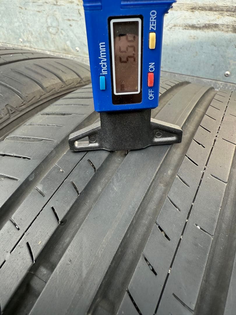 マロダーダンロップサマータイヤ215／50R18 92V
