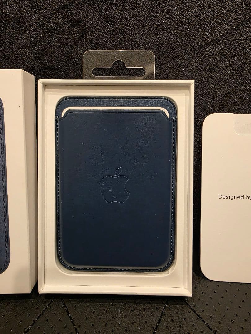 アップル純正　magsafe対応iphone レザーウォレット