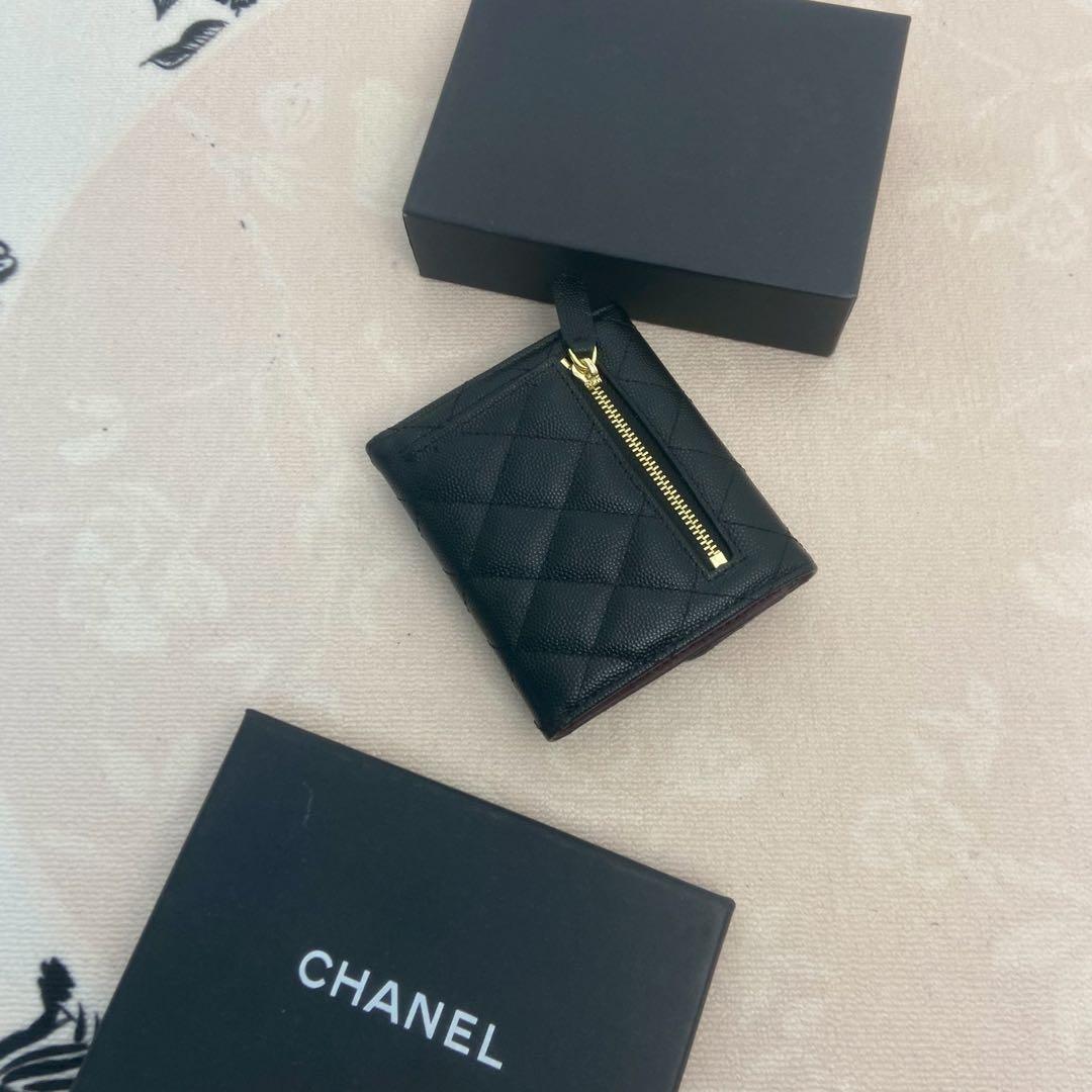 CHANEL マトラッセ キャビアスキン コンパクトウォレット ブラック