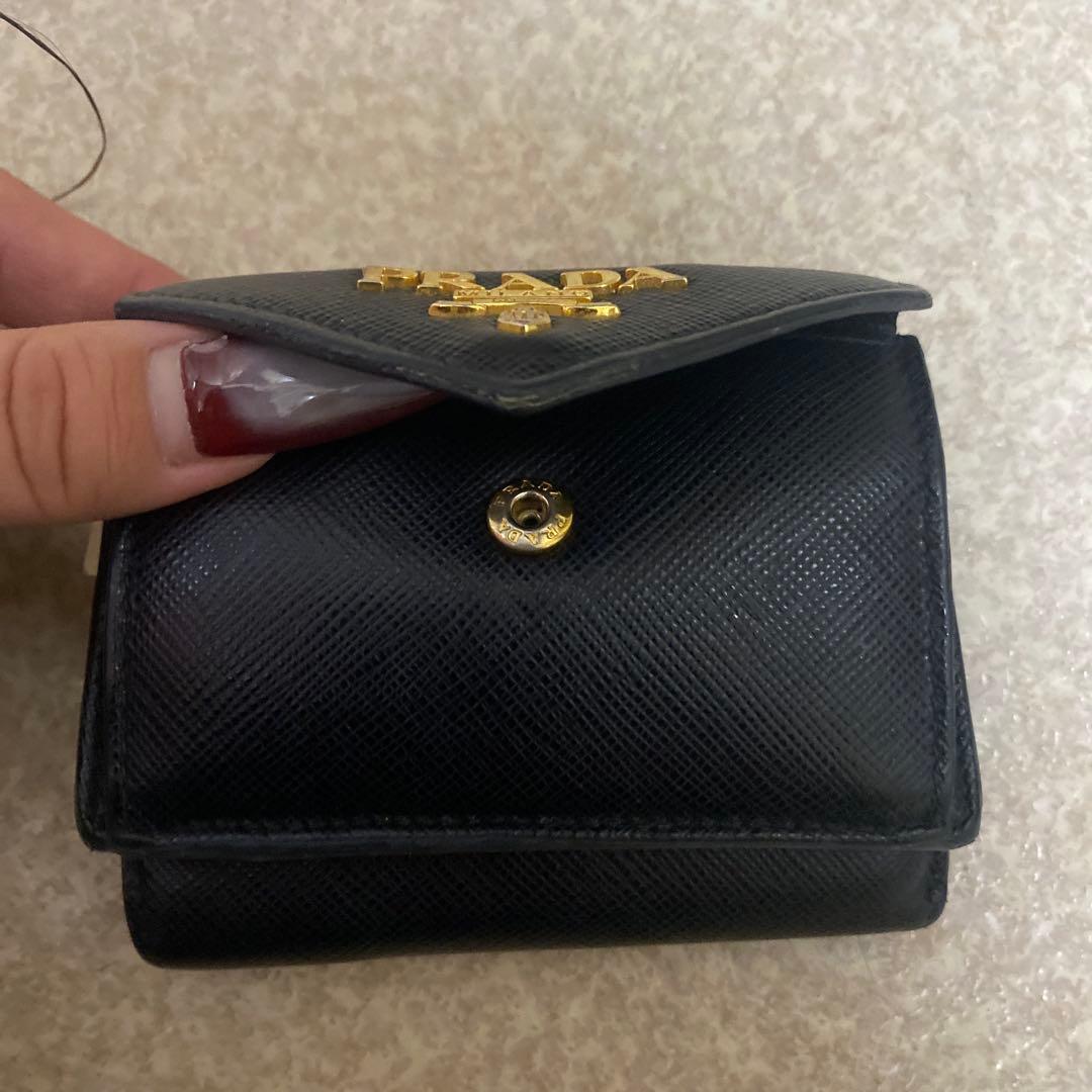 PRADA 黒 レザー 三つ折り財布