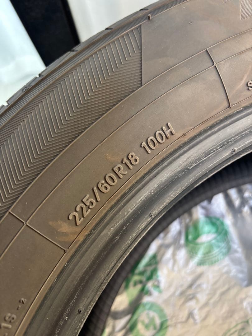 溝ありサマータイヤ、225/60R18 現地取引限定