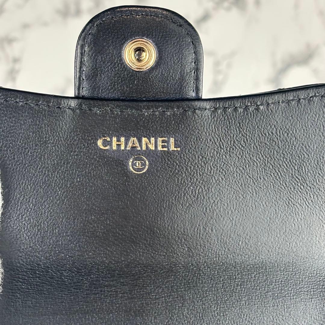 135 CHANEL マトラッセ　ラムスキン　三つ折り財布