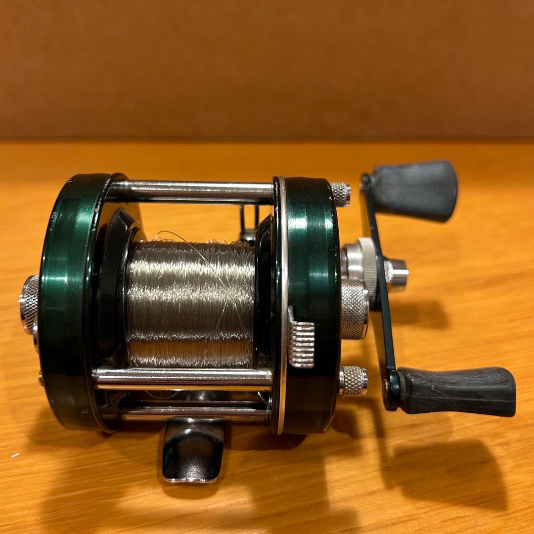 ABU Ambassadeur 5000 D ベイトリール グリーン
