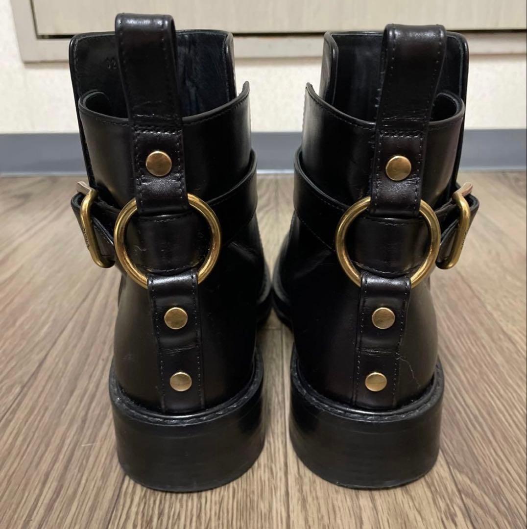 Chloe レザー クロスバックルアンクルブーツ