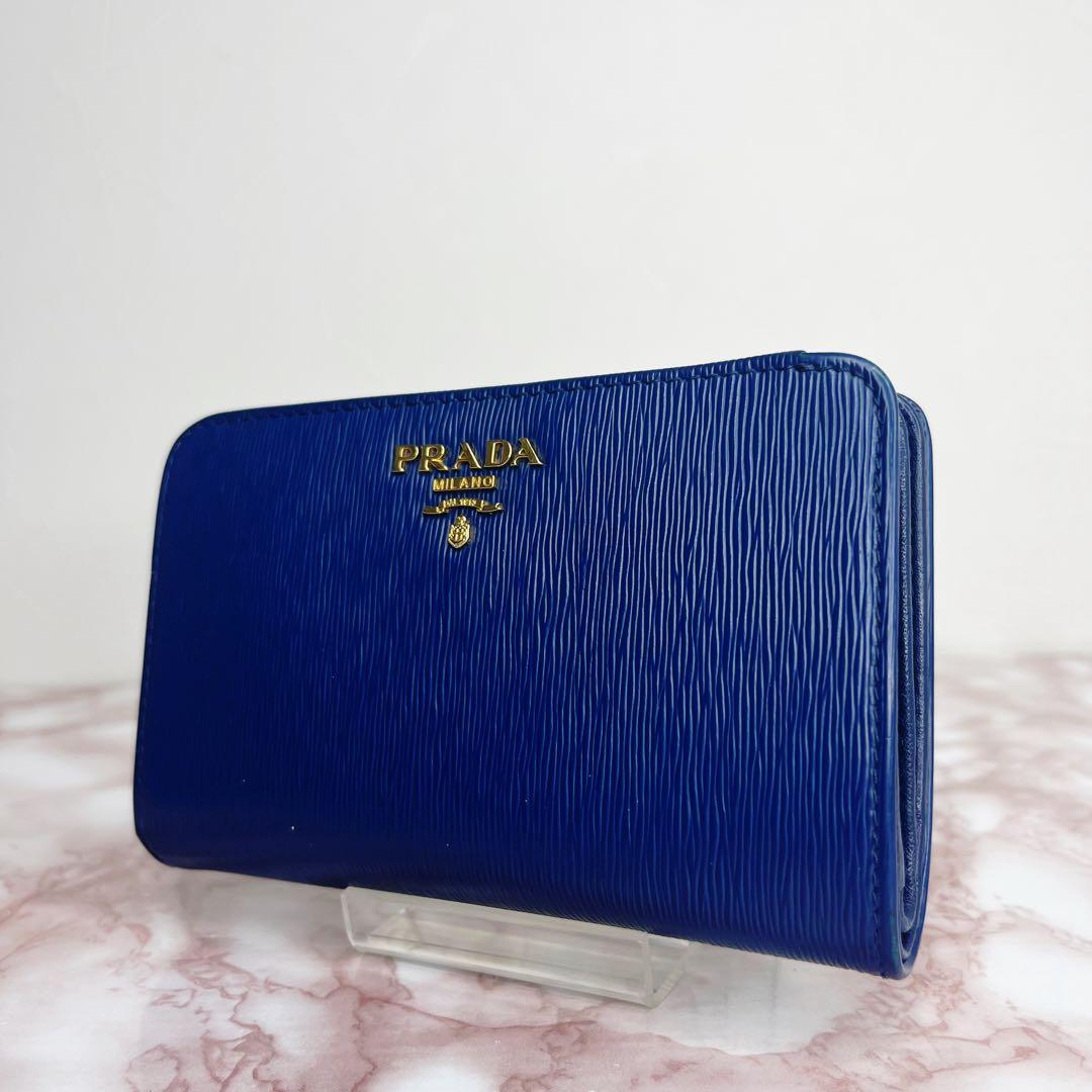 【未使用級】PRADA 二つ折り財布 折り財布95