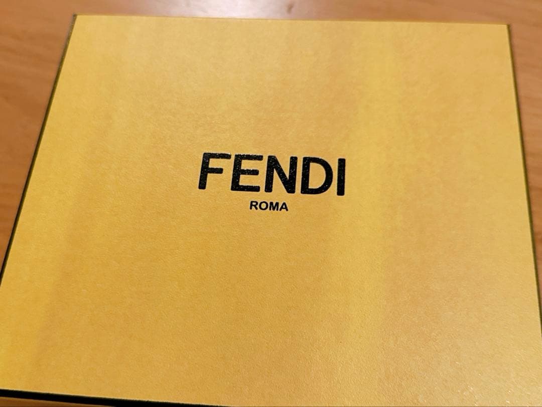 FENDI 二つ折り 財布