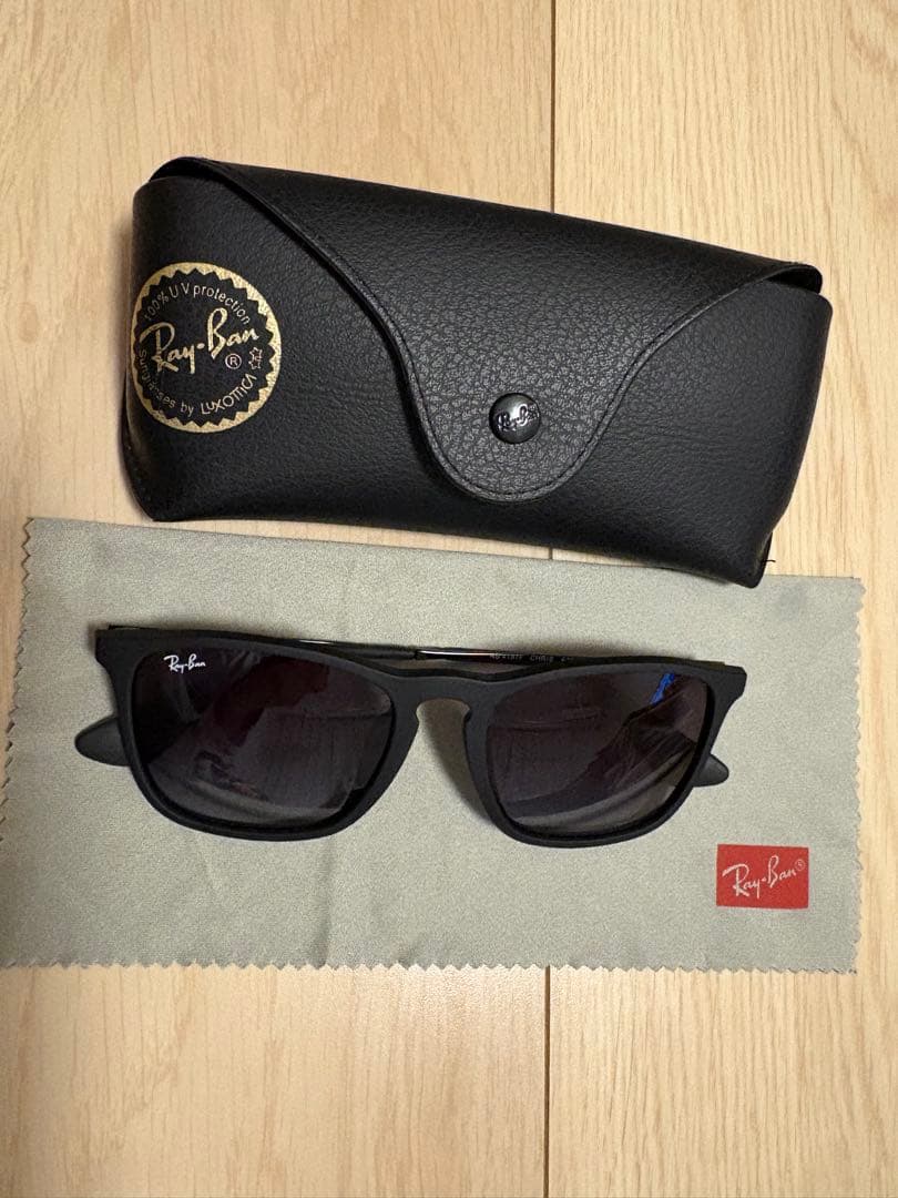Ray-Ban ブラックフレーム サングラス