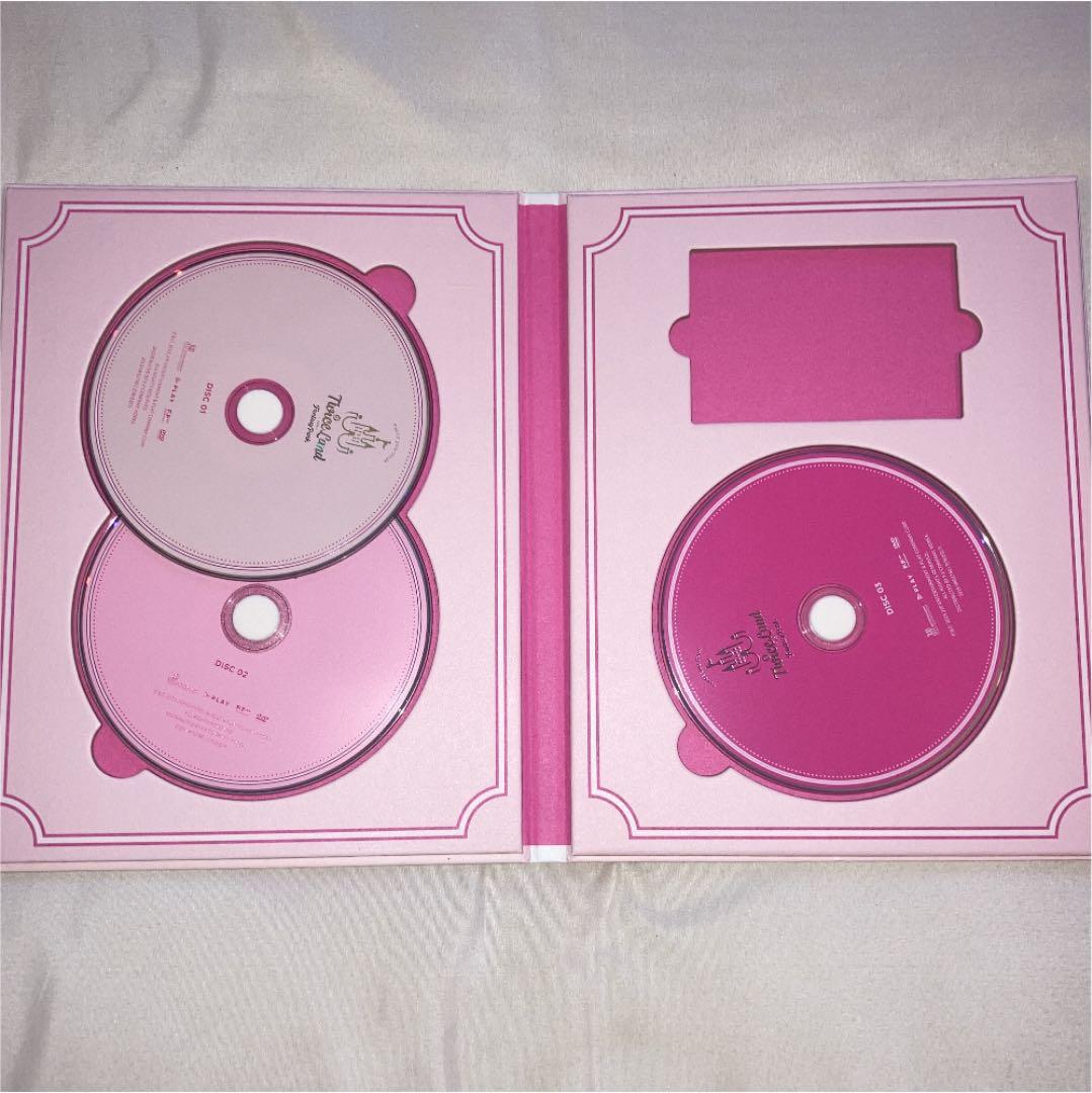 ＜TWICE＞ TWICELAND アルバム