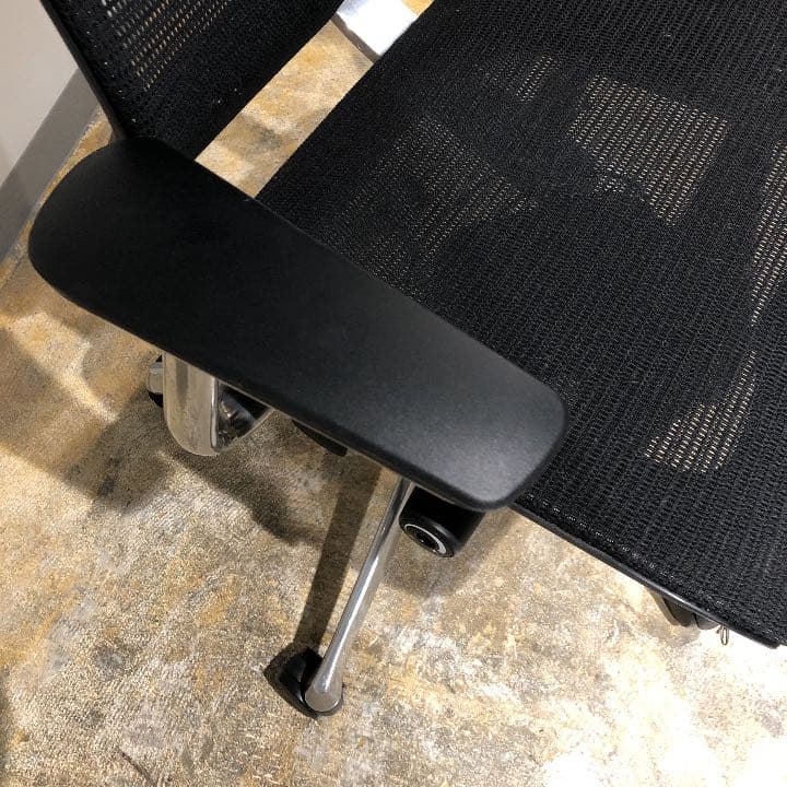 【最終値下げ】オカムラ製 Baron（バロン) ハイバック メッシュチェア
