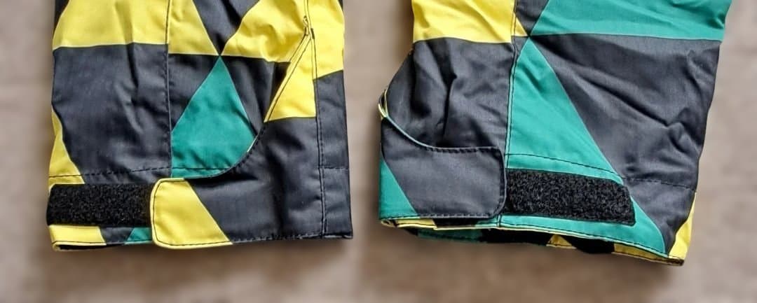 美品❗Quiksilver スノーボードウェア 三角形パターン　メンズ　S