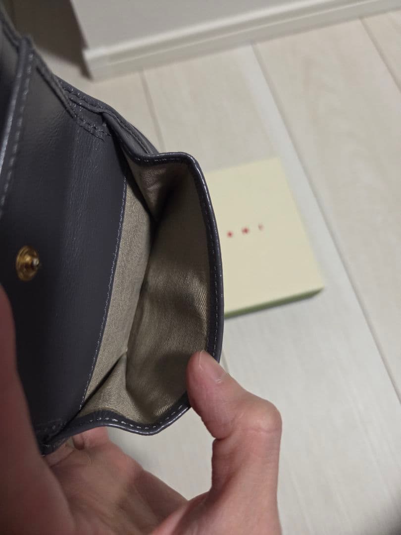 MARNI 二つ折り財布 黒 グレー