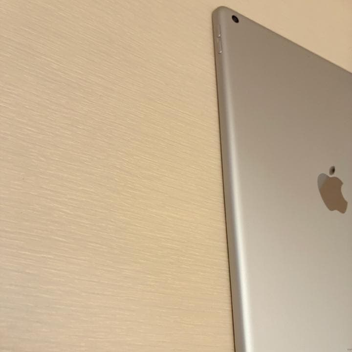 Apple iPad (第9世代) 64GB シルバー WiFiモデル 本体
