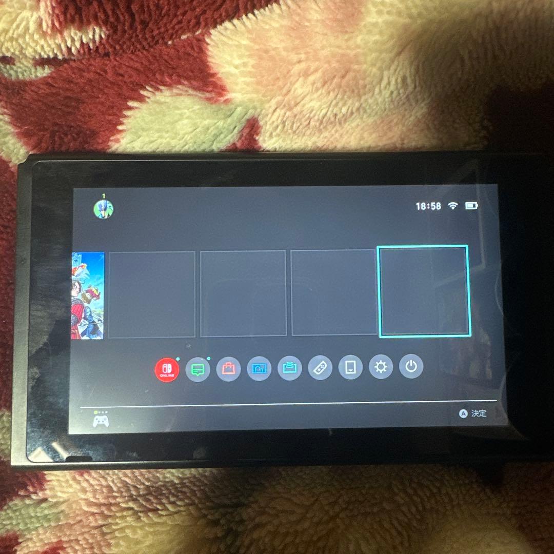 Nintendo Switch 本体のみ ジョイコンなし