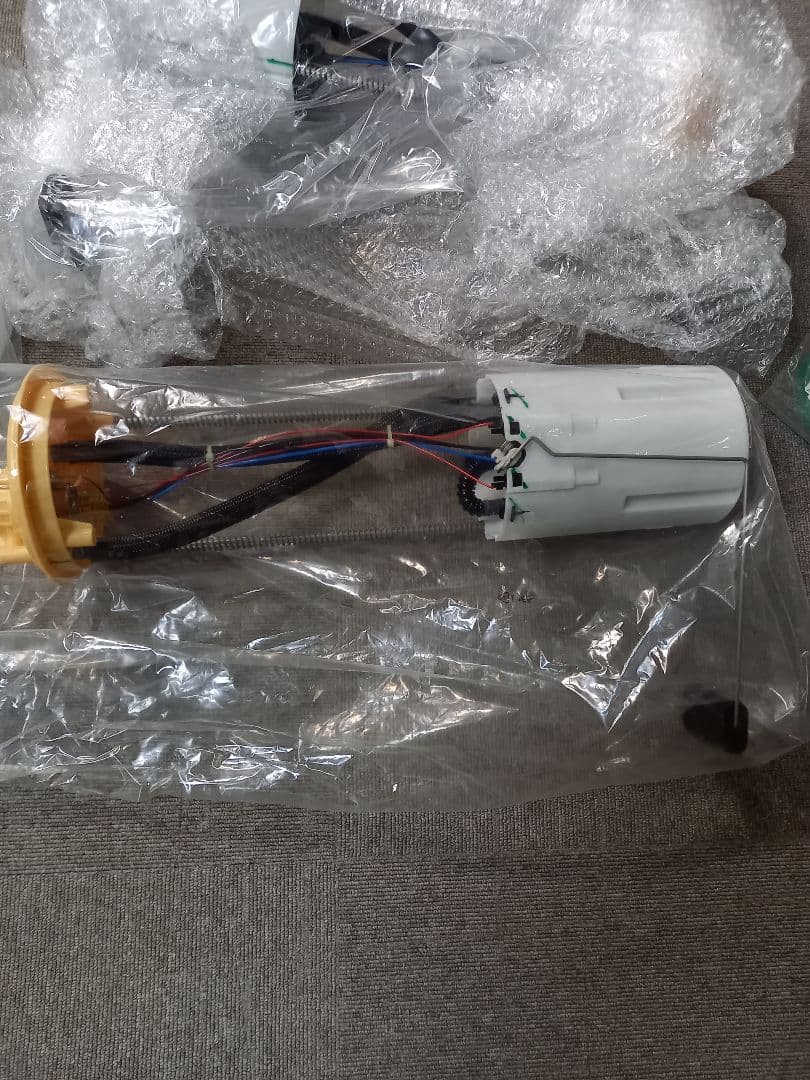 新品未使用　マセラティクーペ　グランスポーツ　燃料ポンプ右セット