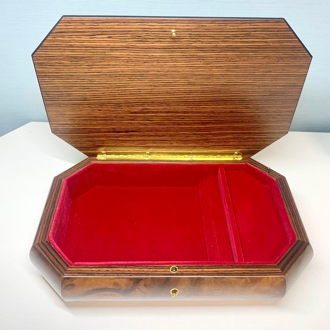 未使用品！木製 オルゴール ジュエリーボックス 宝石箱 鍵付き イタリア製