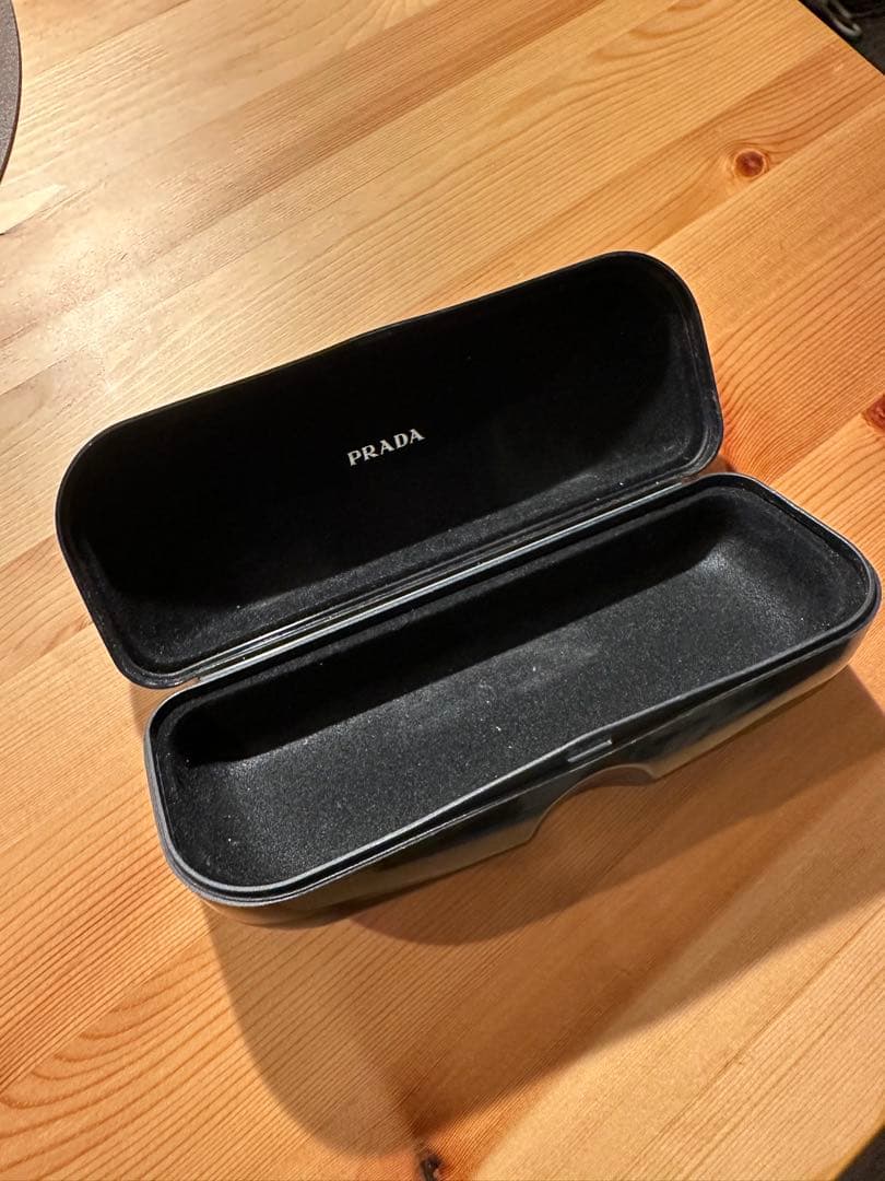 PRADA プラダ サングラス ブラック メタルフレーム ケース付き