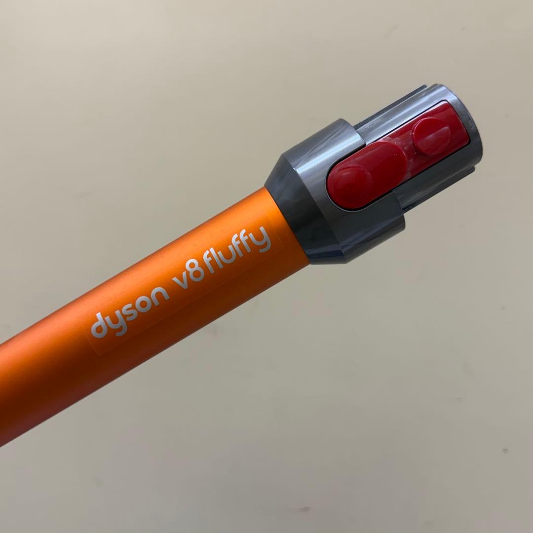 dyson v8 fluffy 本体 充電器・ノズル付き