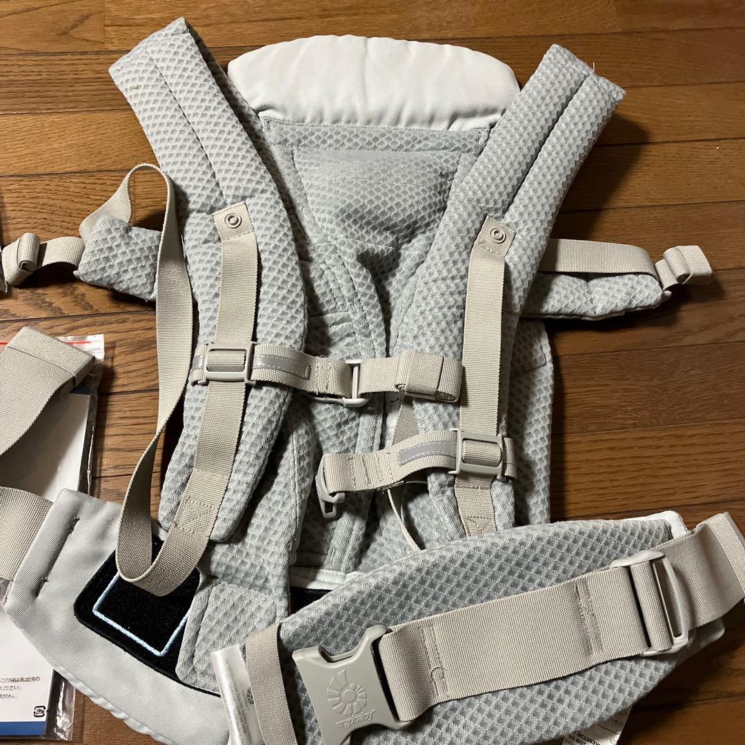 【美品】ergobaby 抱っこ紐 グレー メッシュ 正規品　オムニブリーズ