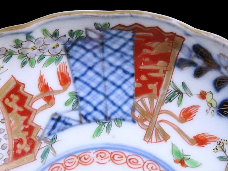 古伊万里　金襴手　椿に菊　花に扇の図　４寸皿　B273AS-fbur