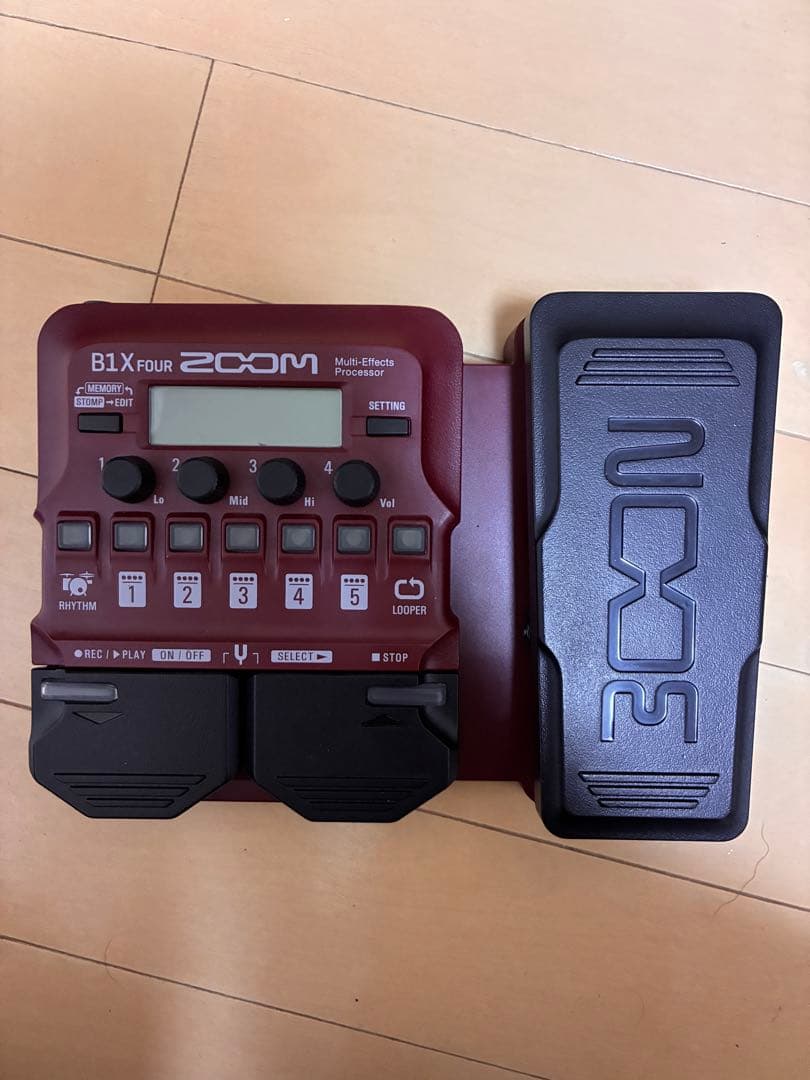 ZOOM B1X FOUR マルチエフェクター　純正アダプター付き