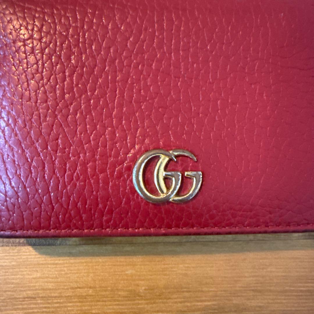 GUCCI(グッチ) 二つ折り財布　GGマーモントロゴ金具　レザー赤