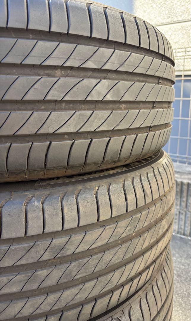 ①225/50R18 ミシュラン　プライマシー4 4本のうち２本