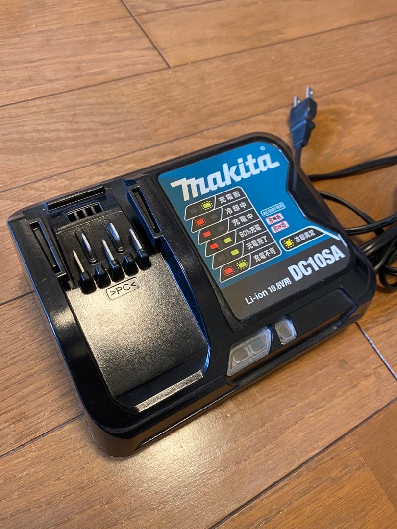 マキタ コードレス掃除機 CL107 純正バッテリー&充電器&パック付+スタンド