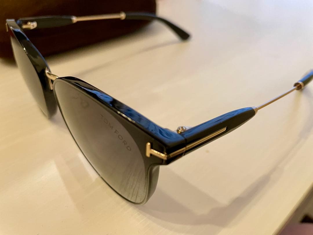 F*0様 TOM FORD トムフォード サングラス TF726K 01A