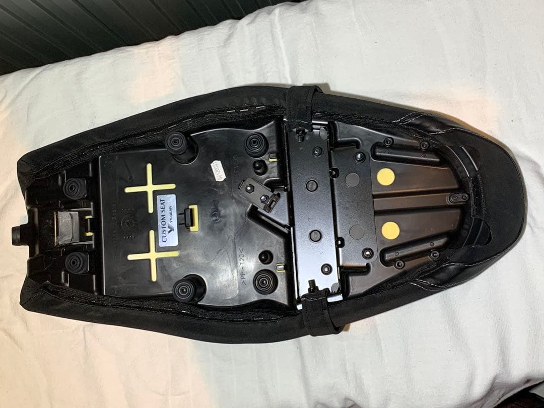XSR700 ローダウンシート　ワイズギア製