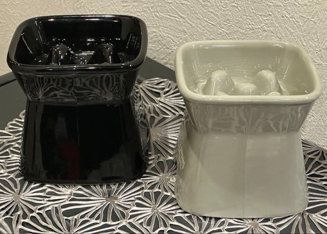 m*꙳様 【手作り工房夕立窯】早食い防止 陶器製フードボウル《ブラック・グレー》