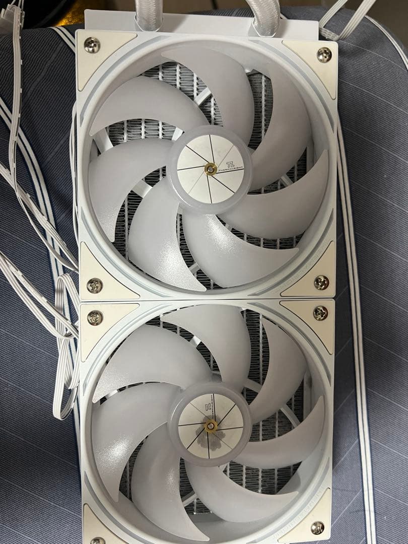 水冷クーラー Thermalright Frozen Warframe 240