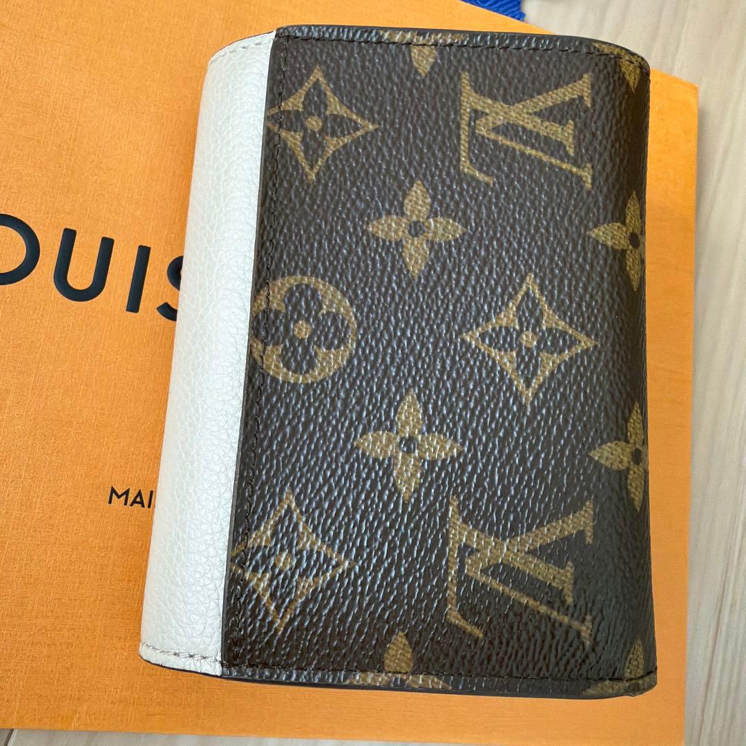 m*i様 ルイヴィトン モノグラム ヴィクトリーヌ ターンロック 三つ折り財布