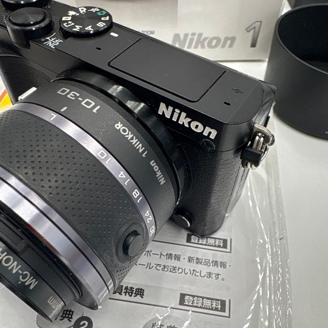 美品　Nikon 1 J5 ズームレンズキット