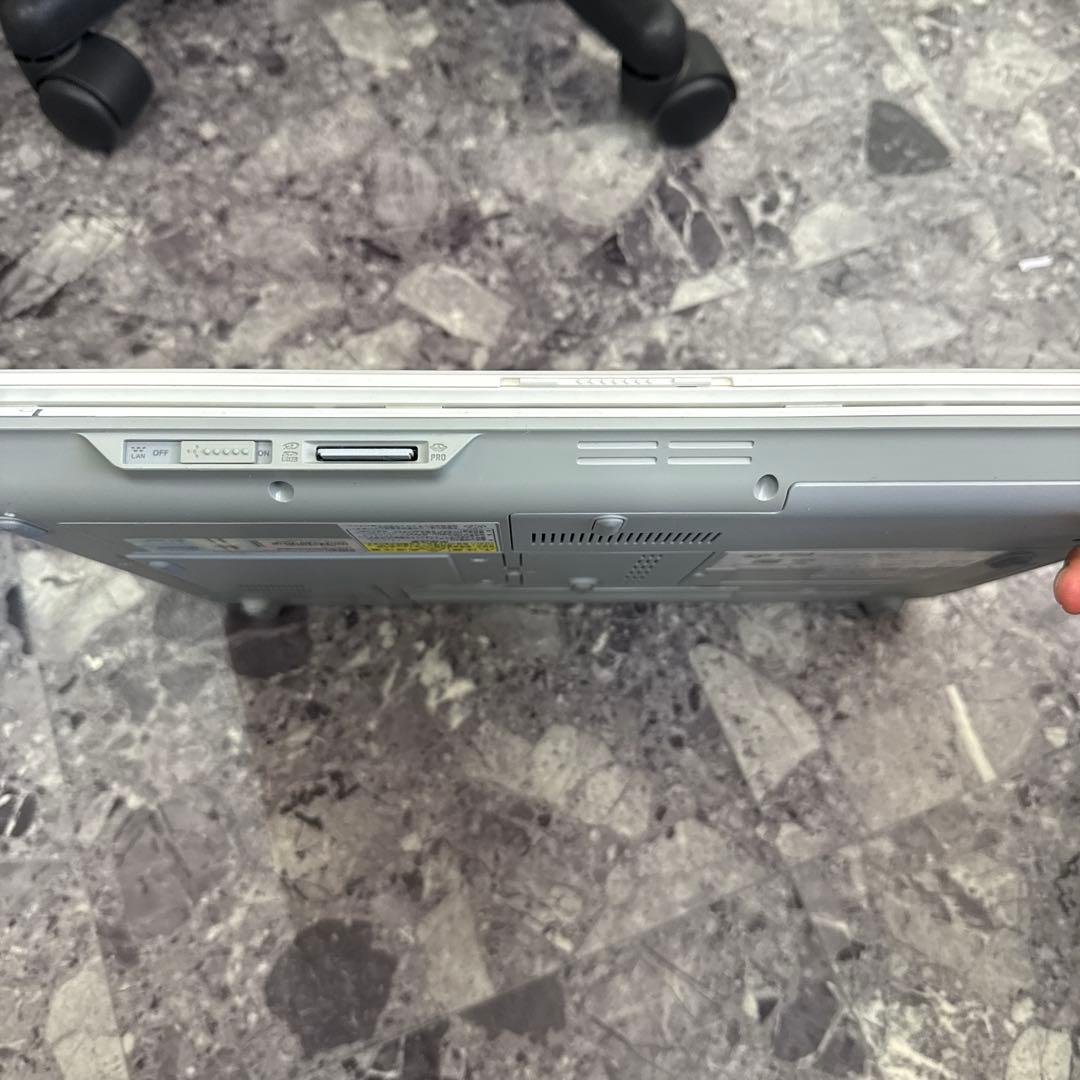 NEC ノートPC 15.6インチ ホワイトジャンク品