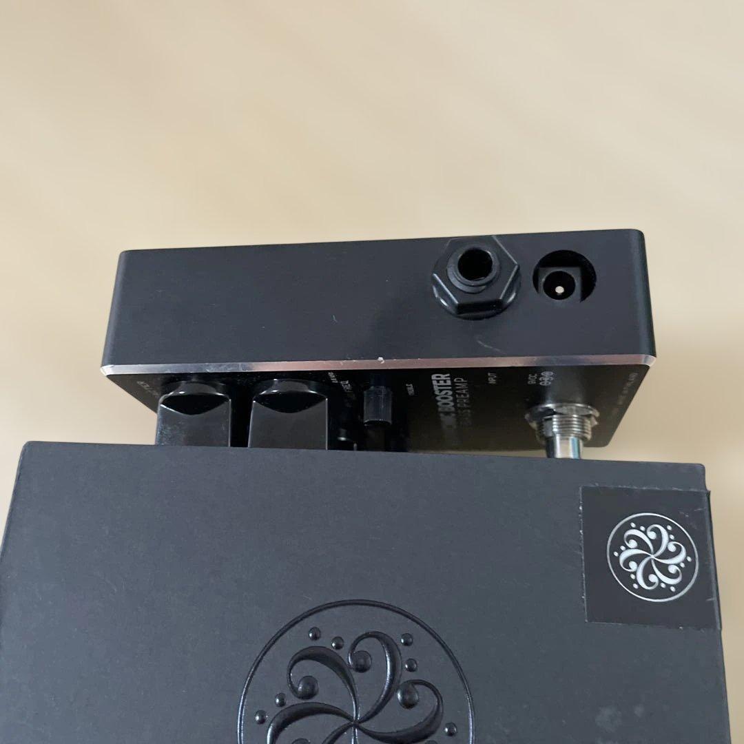 Darkglass Harmonic Booster 2.0 プリアンプ