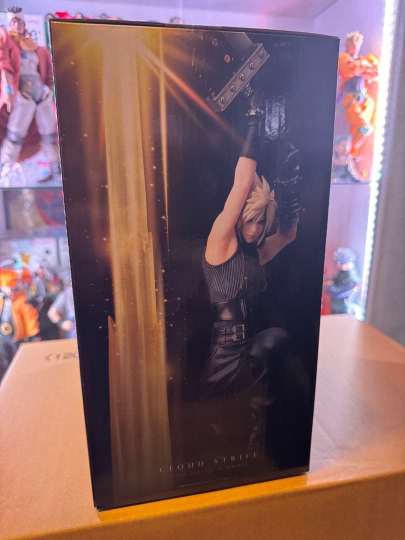 ファイナルファンタジーⅦ　発売記念くじ　クラウド　フィギュア　おまけ付き