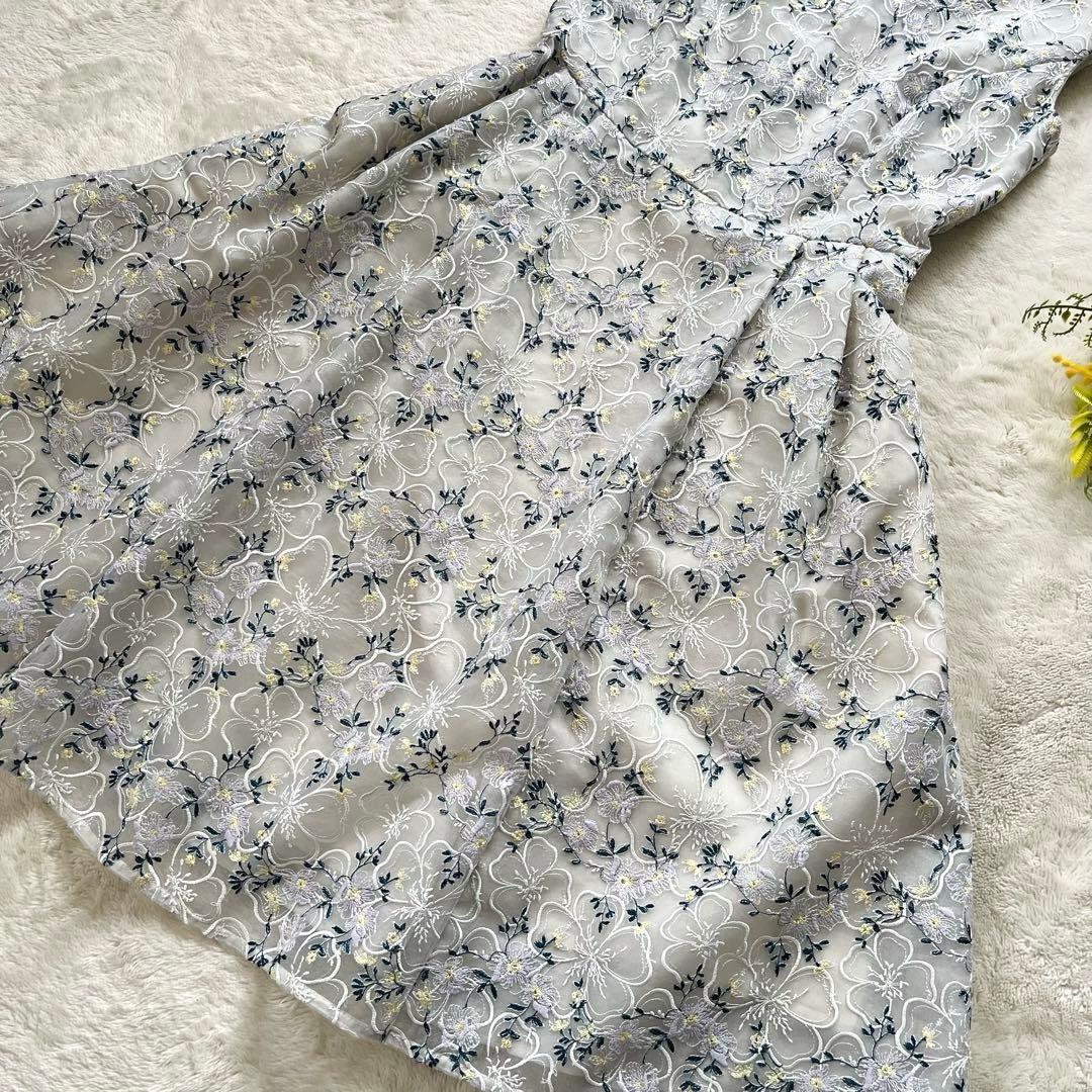 極美品XS✨トッカMADONNA LILYマドンナリリー　ドレス 刺繍ワンピース