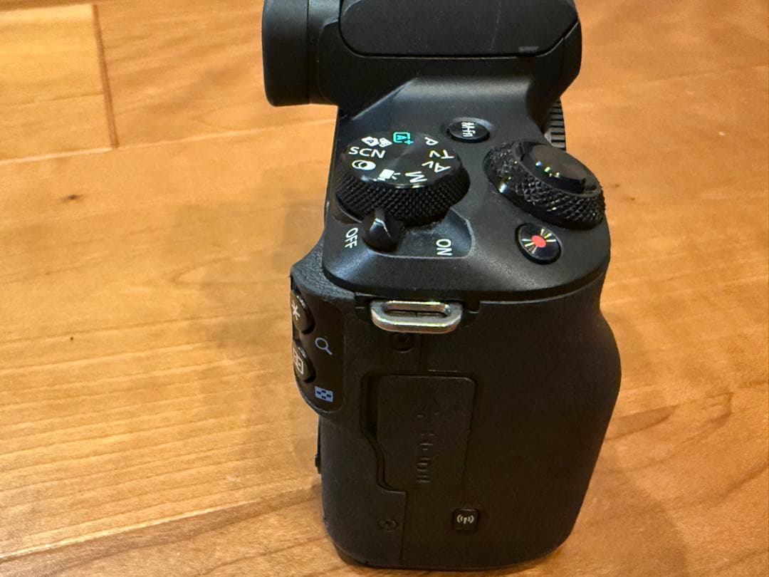 Canon EOS Kiss M ダブルズームキット