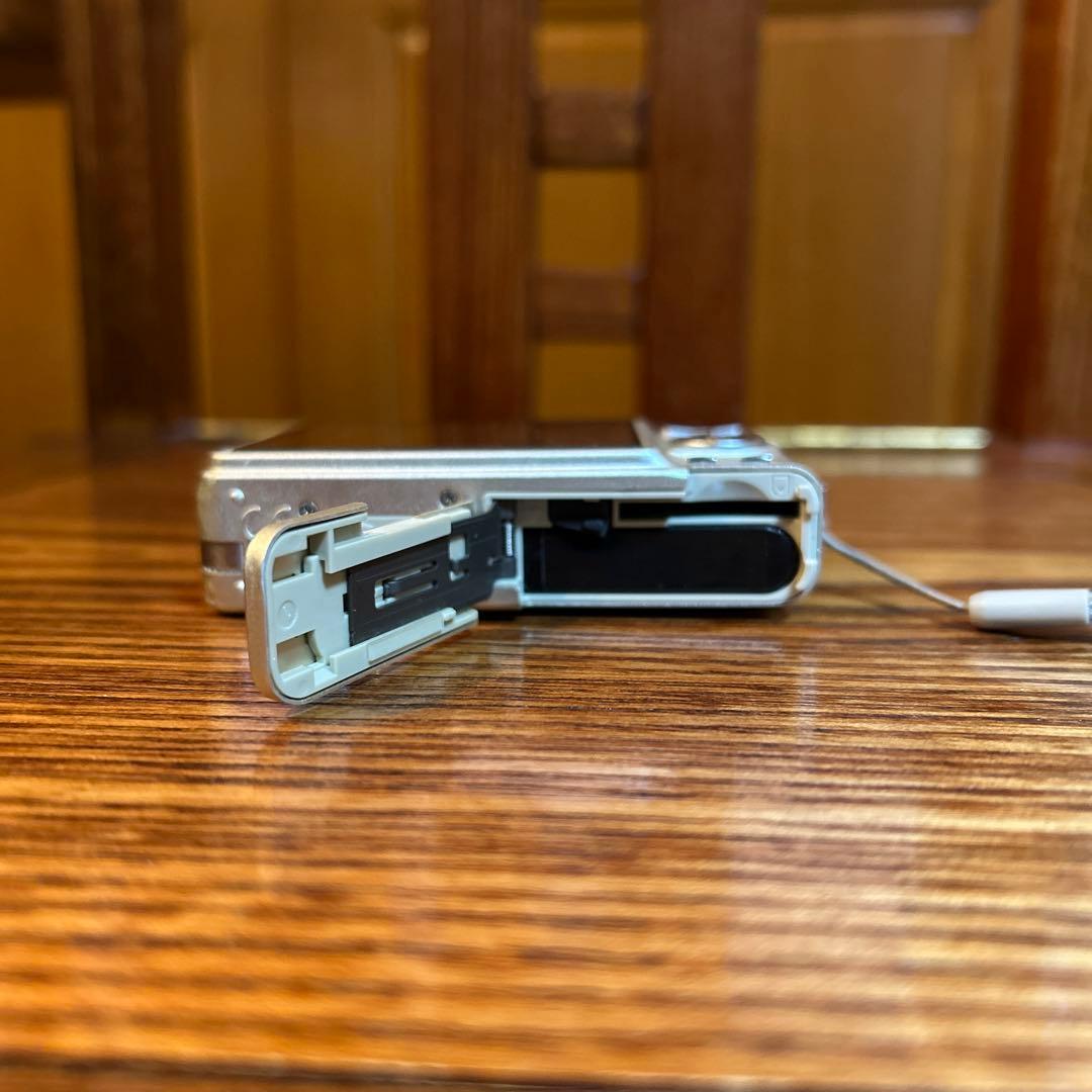 カシオCASIO EXILIM EX-Z57 コンパクトデジタルカメラ シルバー