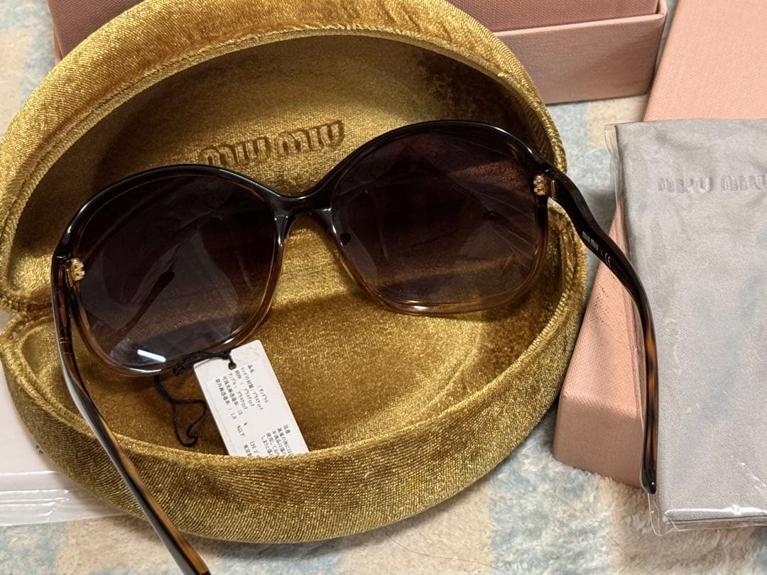 miu miu ブラック サングラス ケース付き
