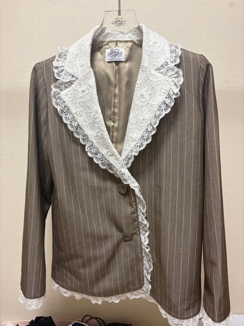 treat ürself Retro lace jacket gray