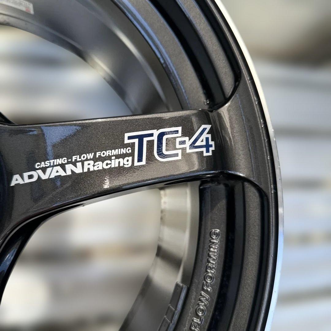 Advan Racing TC-4 8.5J +45 18インチ
