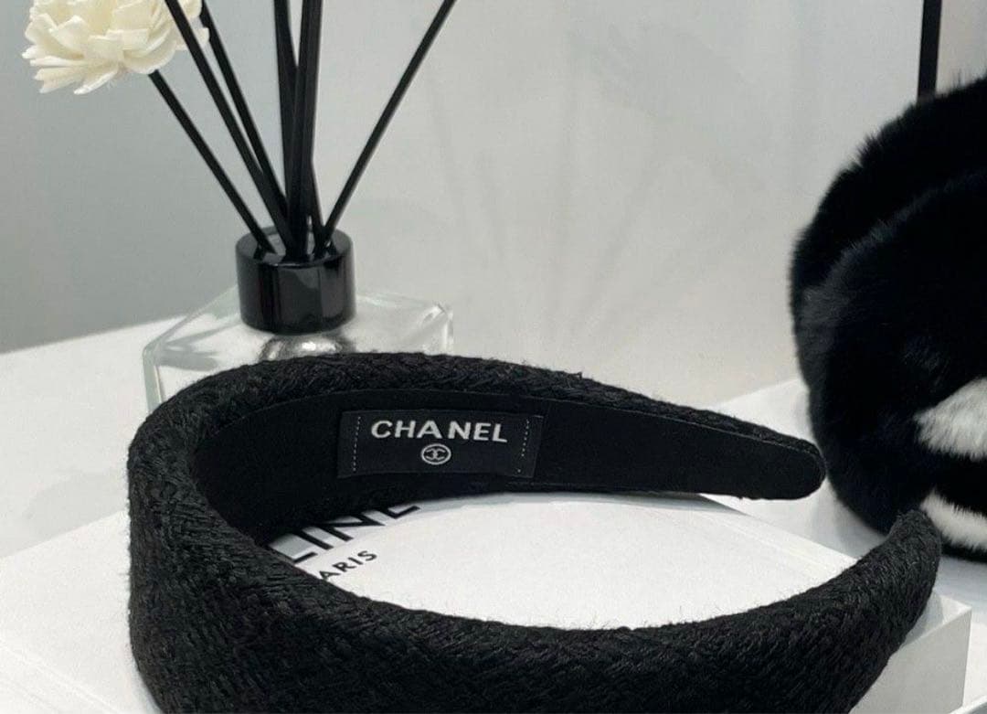 最終値下げ CHANEL ブラック ヘアバンド ゴールドロゴ