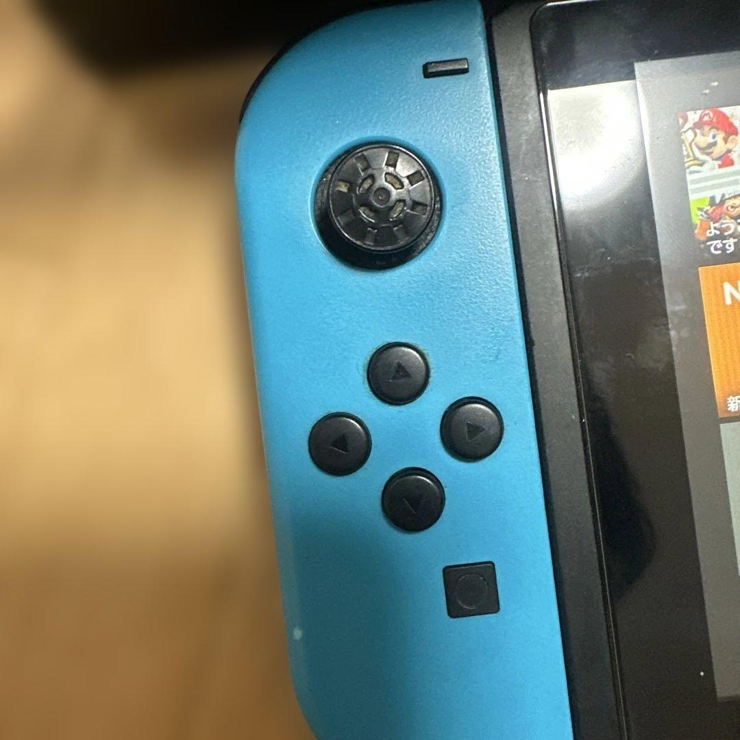 Nintendo Switch 本体 青と赤のJoy-Con、ドック