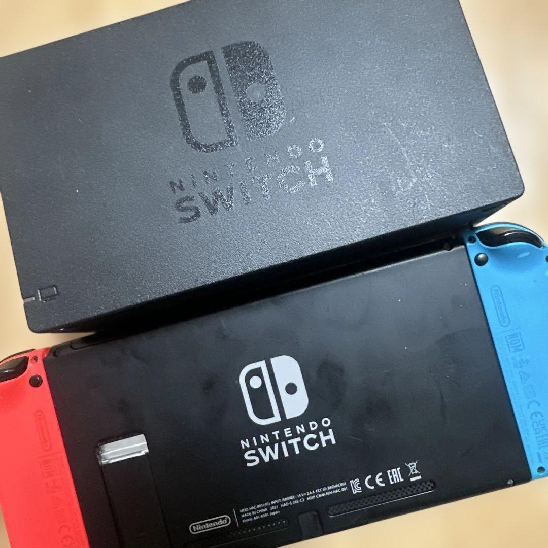 Nintendo Switch 本体 青と赤のJoy-Con、ドック