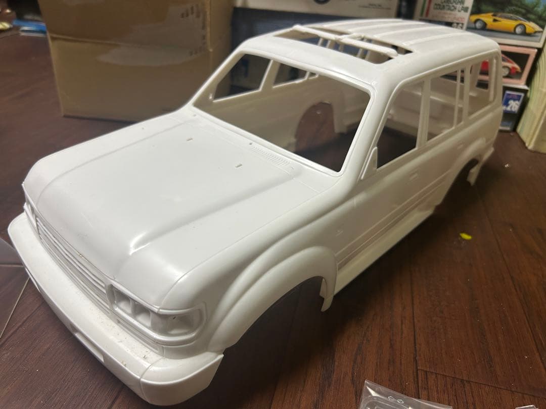 1/10 ランドクルーザーLC80 ラジコンボディ