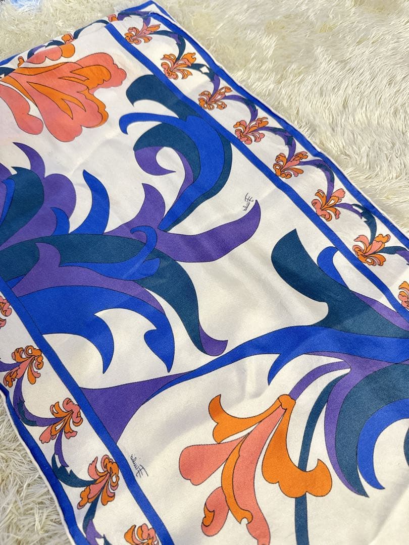 EMILIO PUCCI エミリオプッチ　シルク100% スカーフ フラワー
