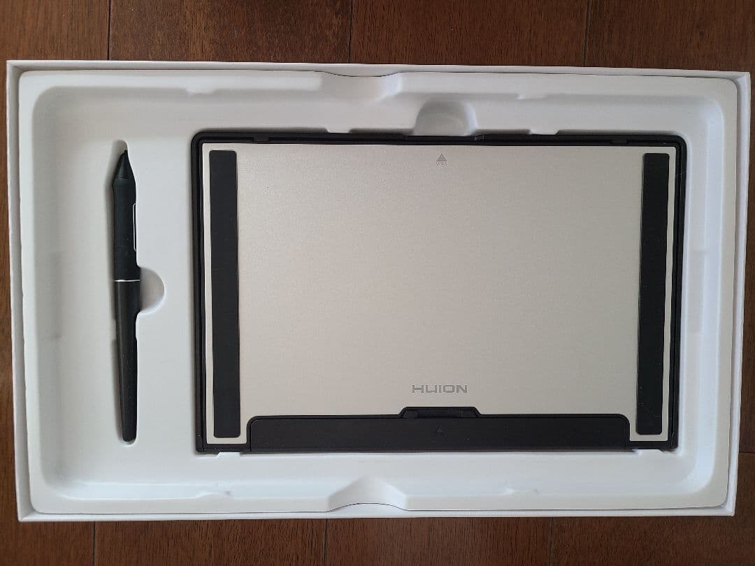 HUION KAMVAS 13 液晶ペンタブレット 本体、付属品