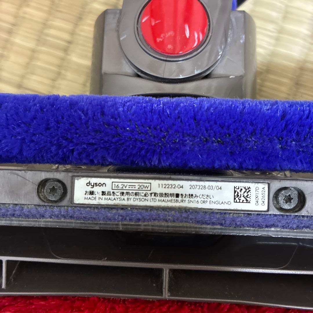 Dyson V8 Fluffy 各種アタッチメント付き