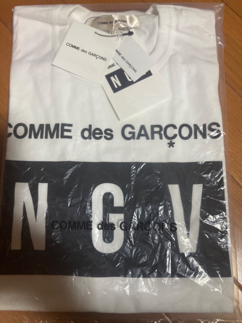 (新品)国内未発売　COMME des GARÇONS✖︎NGV Tシャツ　S